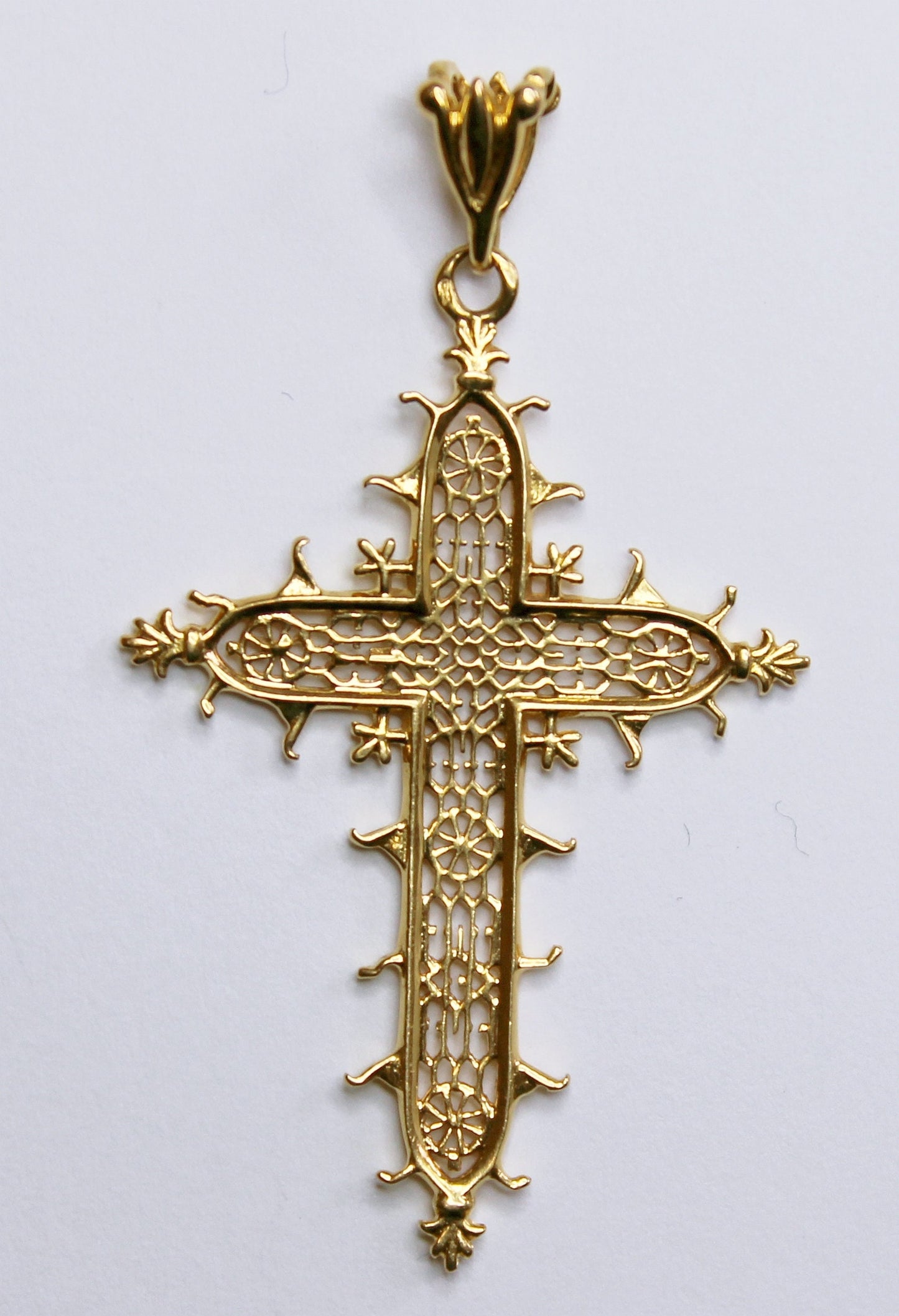 Solid 18K Gold Filigree Cross Pendant Medal of the Estaing Bridge - Rare & Exquisite