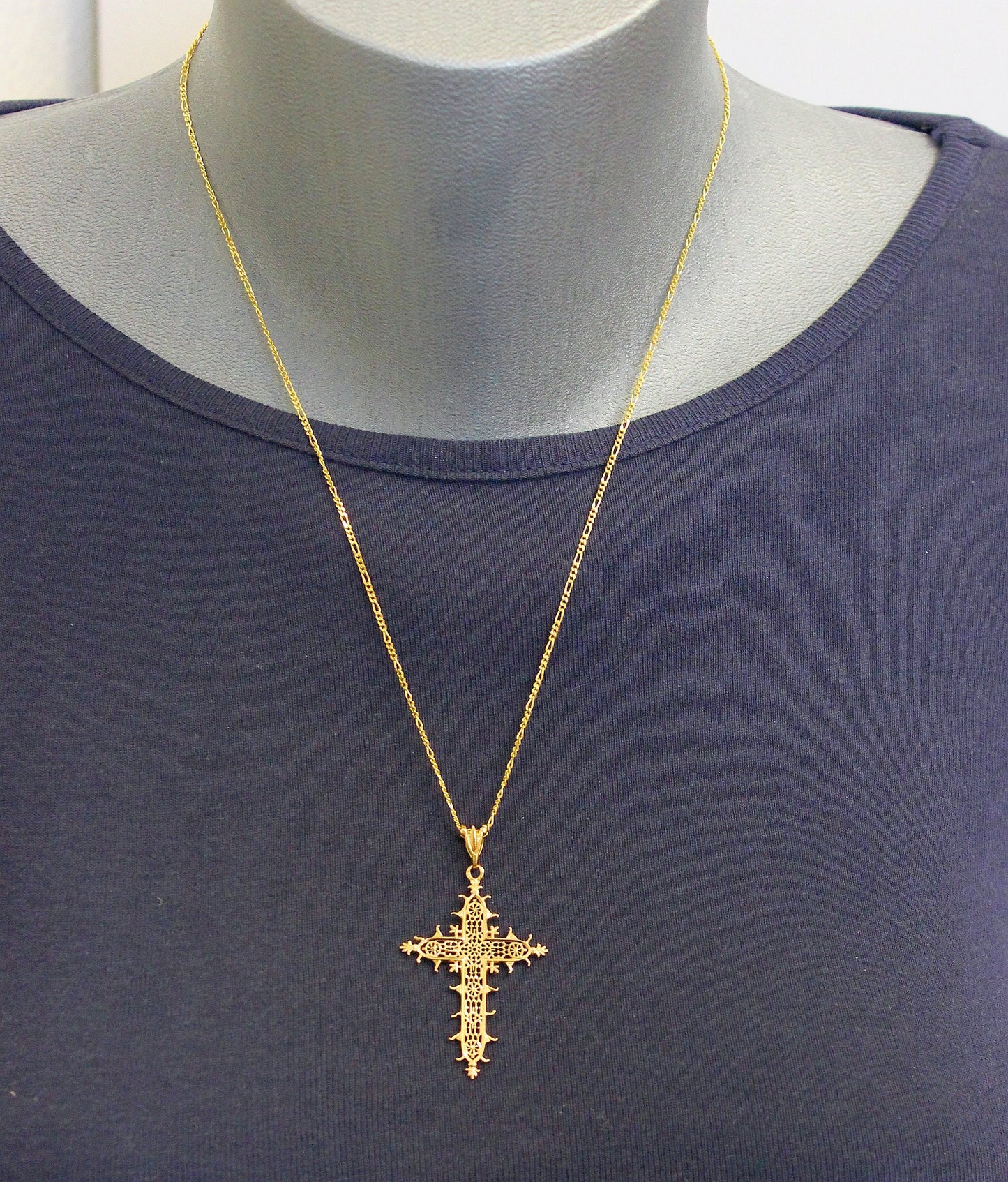Solid 18K Gold Filigree Cross Pendant Medal of the Estaing Bridge - Rare & Exquisite