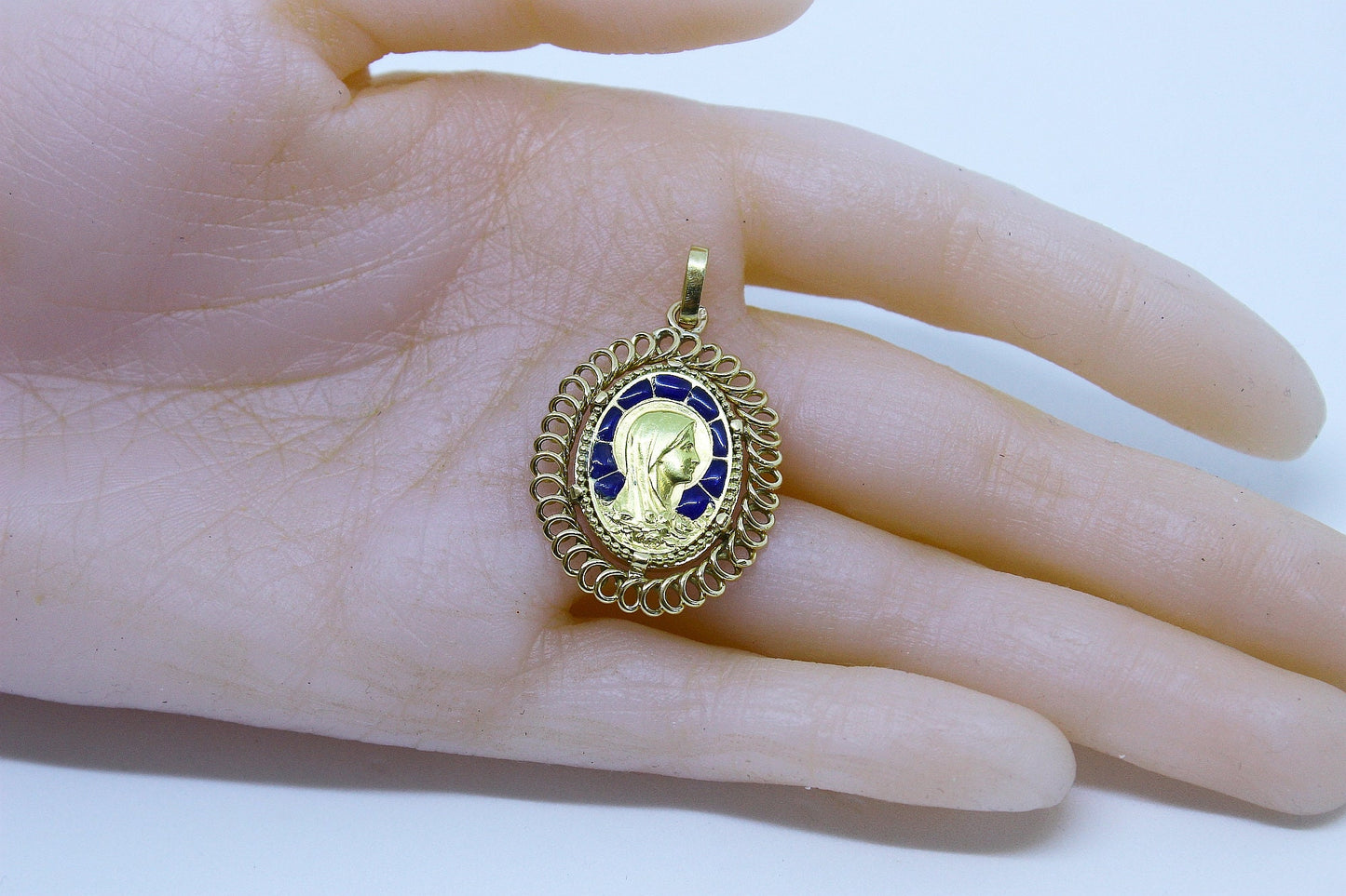 Vintage 1920's 18 K Gold Plique-à-Jour Virgin Mary Pendant Medal in Open Work Frame