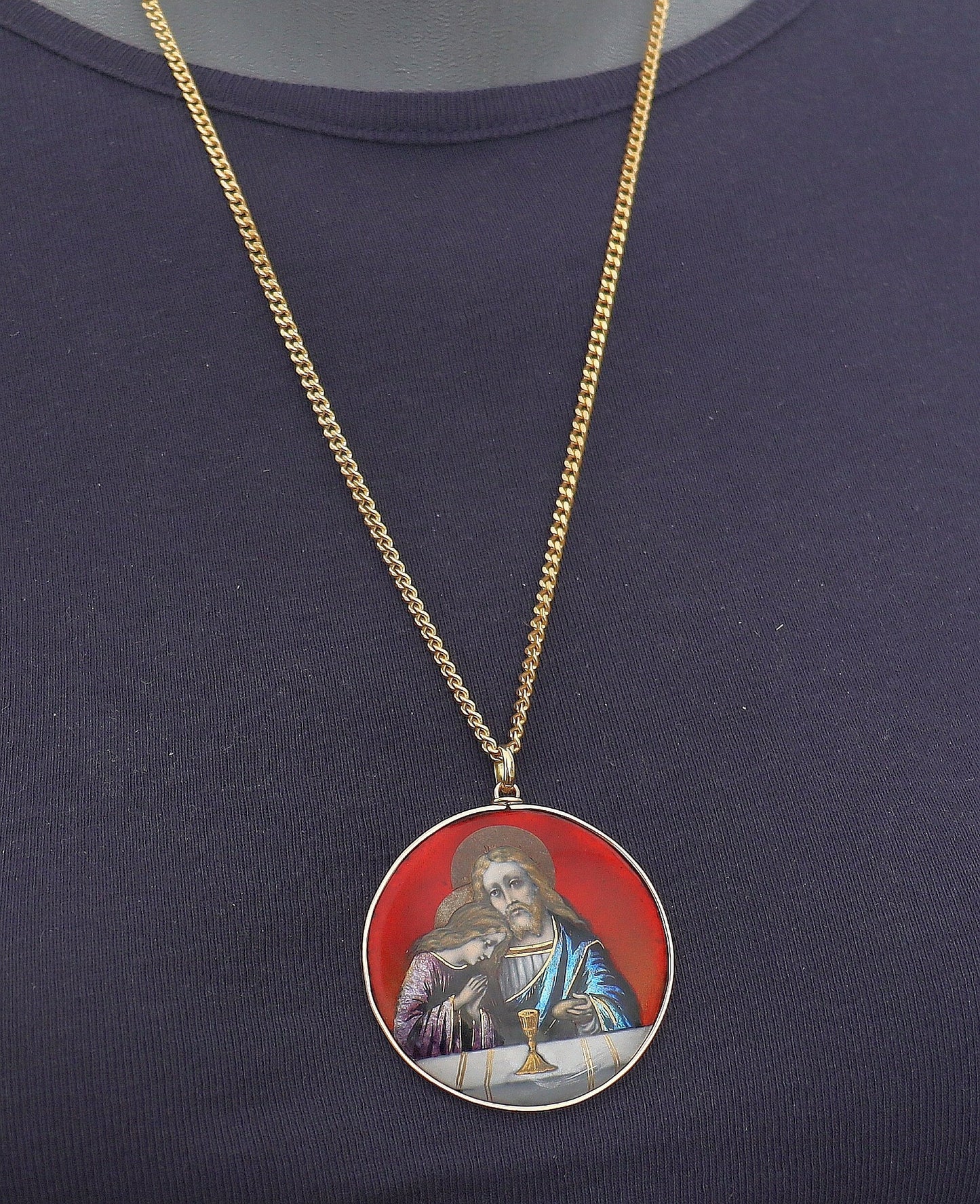 19th Cent. 1st Communion Medallion Hand Painted Limoges Enamel in 18 K. Gold Frame. XXR