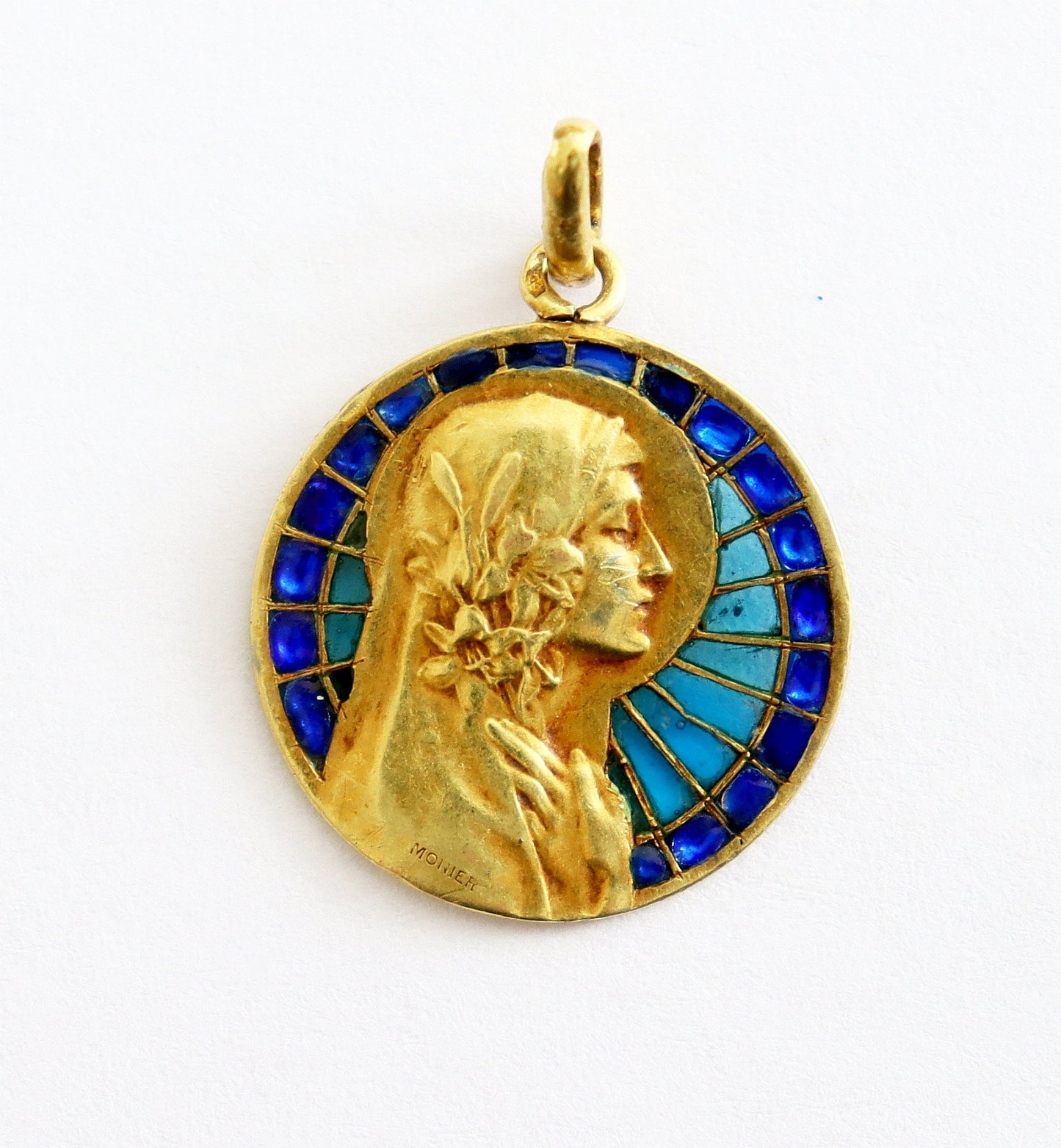 Art Deco Pendant 18 K Gold Plique-à-Jour Medal : Virgin Mary with lilies w Chain