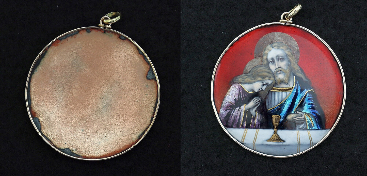 19th Cent. 1st Communion Medallion Hand Painted Limoges Enamel in 18 K. Gold Frame. XXR