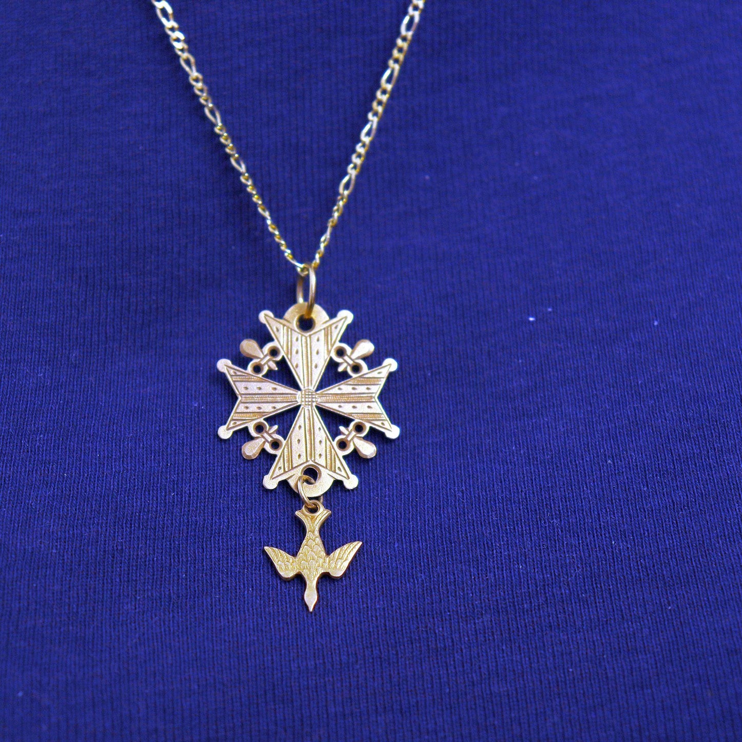 18 K Solid Gold Pendant VintagevFrench Medal Huguenot Cross Protestant - 1930 's - Large Size - Pristine condition.