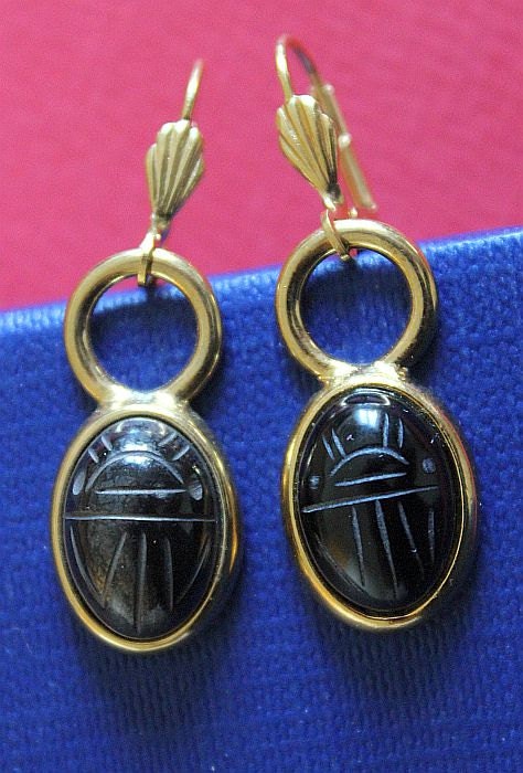 1950 Period Vintage ONYX Intaglio Scarab Gold Earrings UNUSUAL