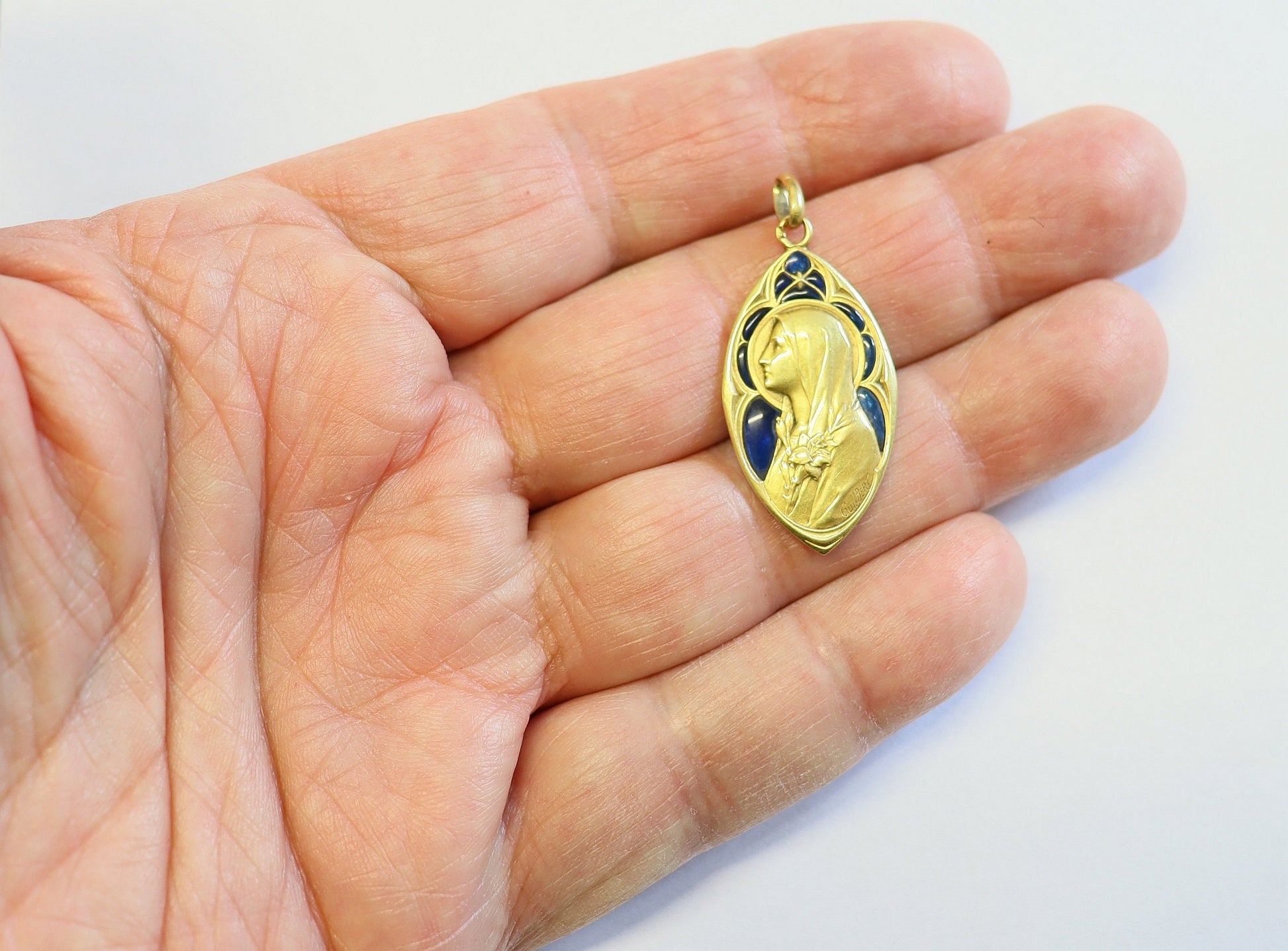 Antique 18 K Gold Plique-à-Jour Virgin Mary Heavy Pendant By Gilbert -dd 1918 - Very Rare