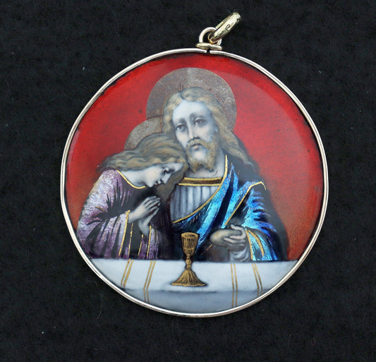 19th Cent. 1st Communion Medallion Hand Painted Limoges Enamel in 18 K. Gold Frame. XXR