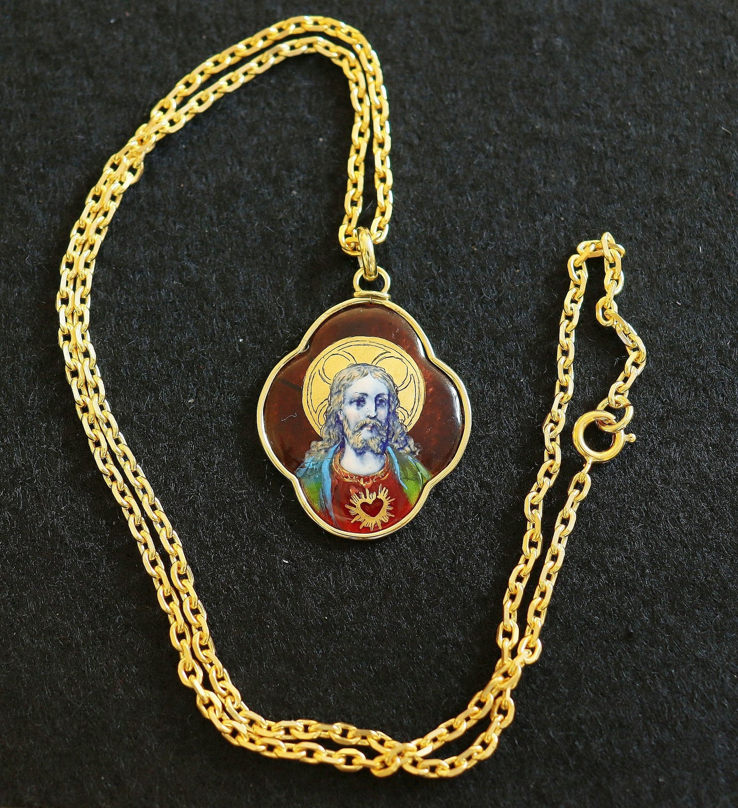 19th Cent. Sacred Heart of Jesus Medallion Hand Painted Limoges Enamel Medalion 18 K. Gold Frame. XXR