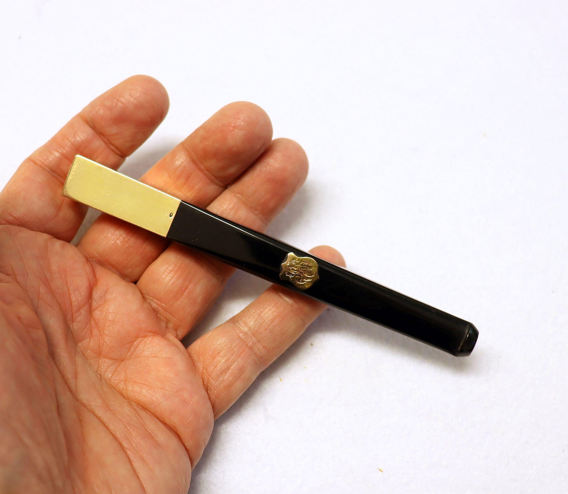 Art Deco 18K Solid Gold and Bakelite Long Cigarette Holder - Very little Use.