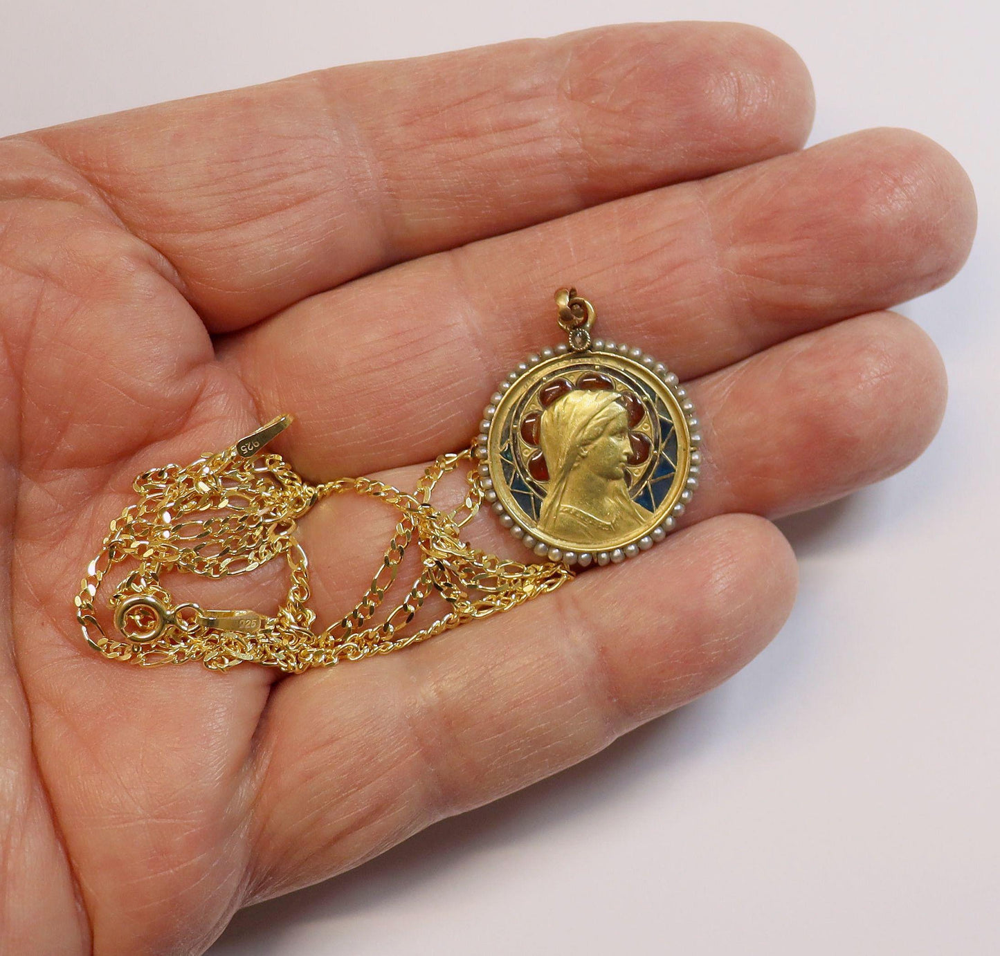 18 K Gold Plique-à-Jour Bicolor Pendant Medal with pearls and Diamond : The Virgin Mary - circa 1930 w Chain