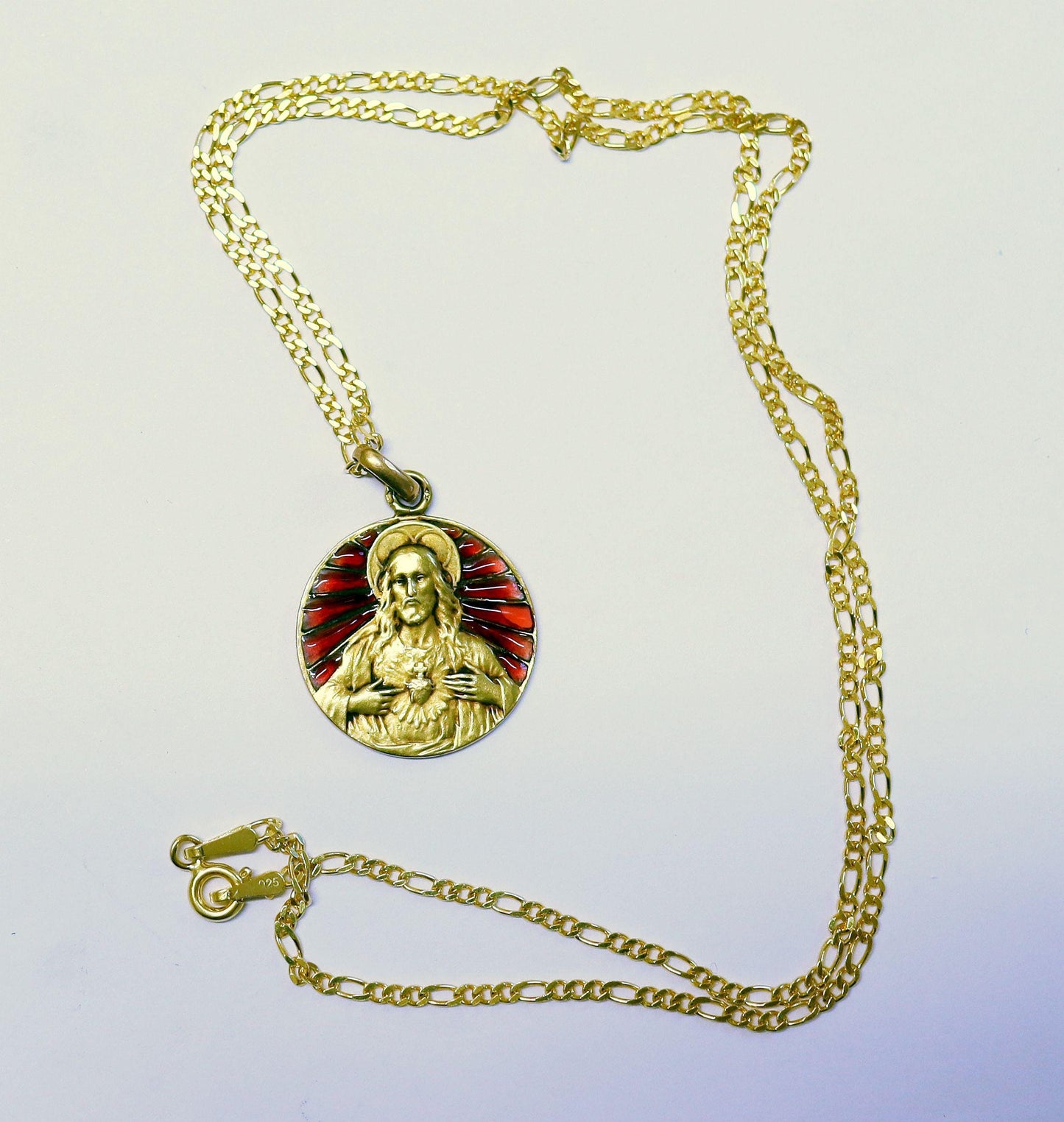 Art Deco 18 K Gold Pendant Red Plique-à-Jour Medal with Chain : The sacred Heart of Jesus - Very Rare