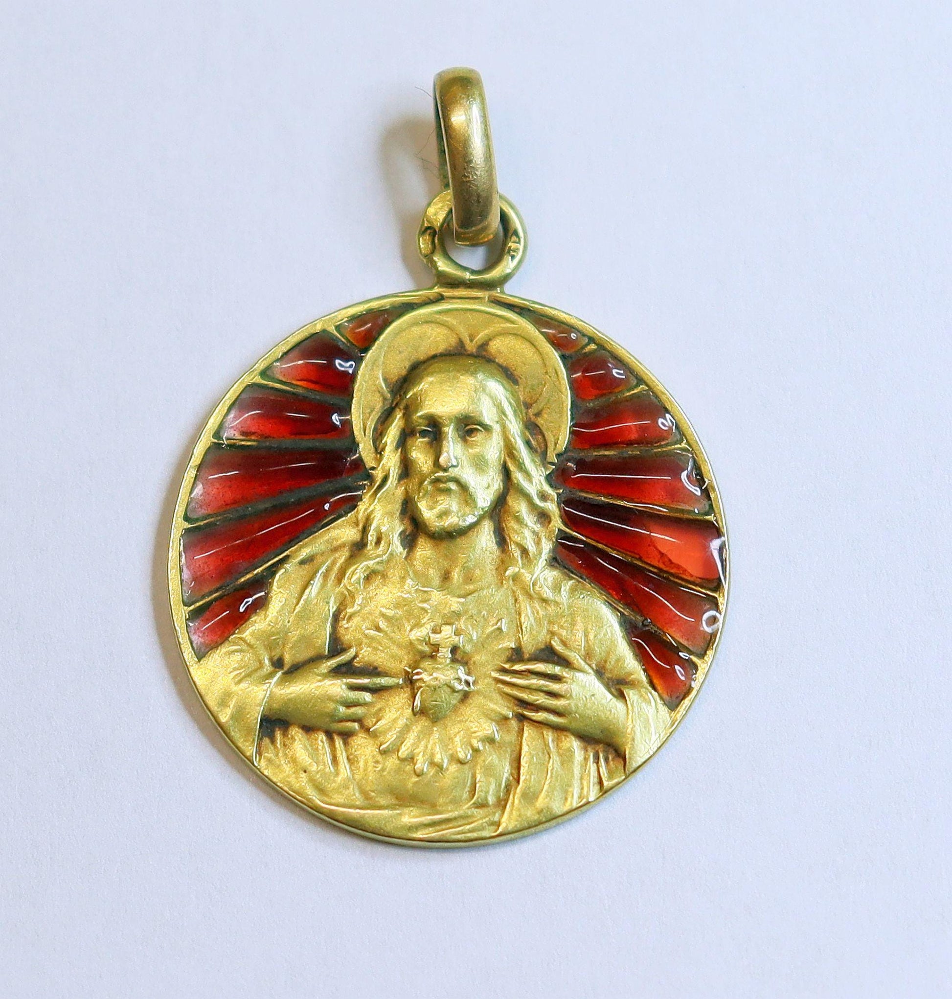 Art Deco 18 K Gold Pendant Red Plique-à-Jour Medal with Chain : The sacred Heart of Jesus - Very Rare