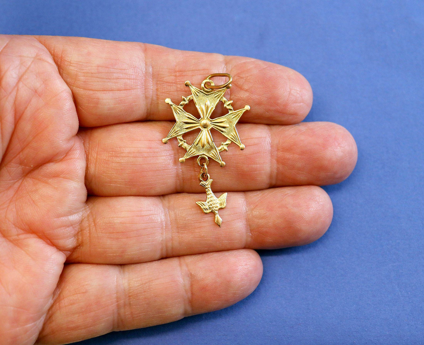 18 K Gold Pendant Medal Huguenot Cross - French 1930 's - Pristine condition.