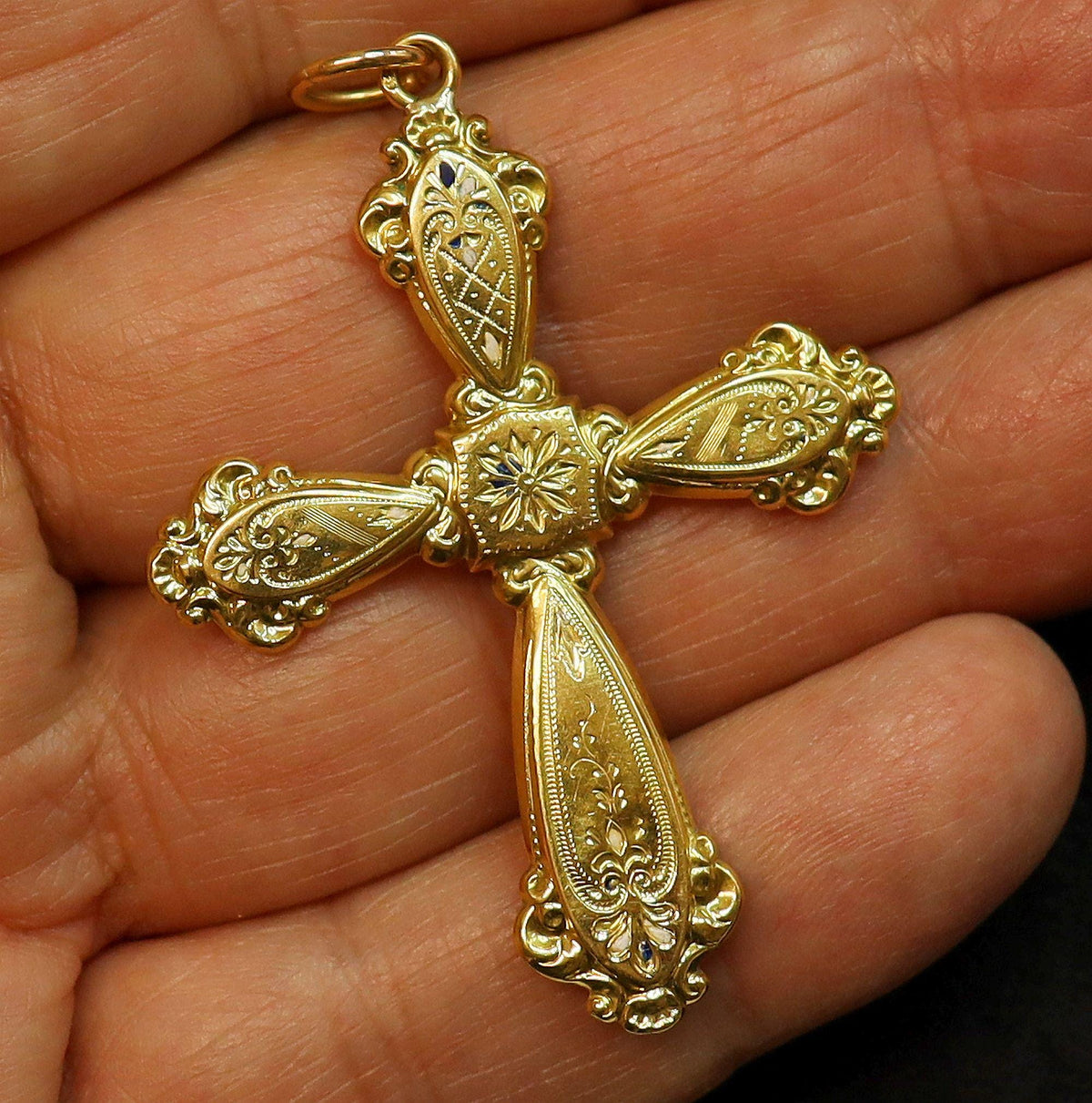 Solid 18K Gold Art Nouveau Antique Cross Pendant, Fineley Engraved - Late 19th Century - French